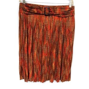 NWOT Pleated Midi/Mini Knee Skirt Size Large